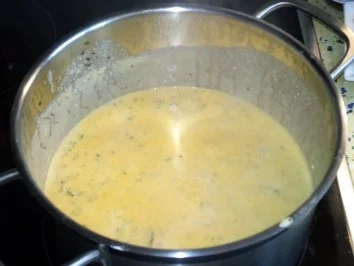 Rezept: Mini-Hacksteaks "Palermo" in cremiger Käse-Sahnesoße Bild Nr. 3 Mini-Hacksteaks "Palermo" in cremiger Käse-Sahnesoße - Rezept - Bild Nr. 3