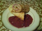 Rosmarin-Palatschinken an Preißelbeersauce - Rezept