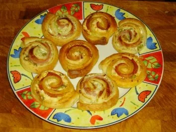 Rezept: Partyhappen: Schinken-Schnecken Partyhappen: Schinken-Schnecken - Rezept