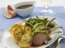 Rezept: Gratiniertes Lammkarrée zu Grill- & Pfannen-Kartoffeln Gratiniertes Lammkarrée zu Grill- & Pfannen-Kartoffeln - Rezept