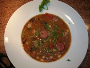 Feurig scharfer Bohnentopf - mit 4 Sorten Bohnen -  einfach mal was Deftiges - Rezept