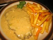 Fleisch: Nackenkotelett in Zwiebel-Käse-Soße - Rezept