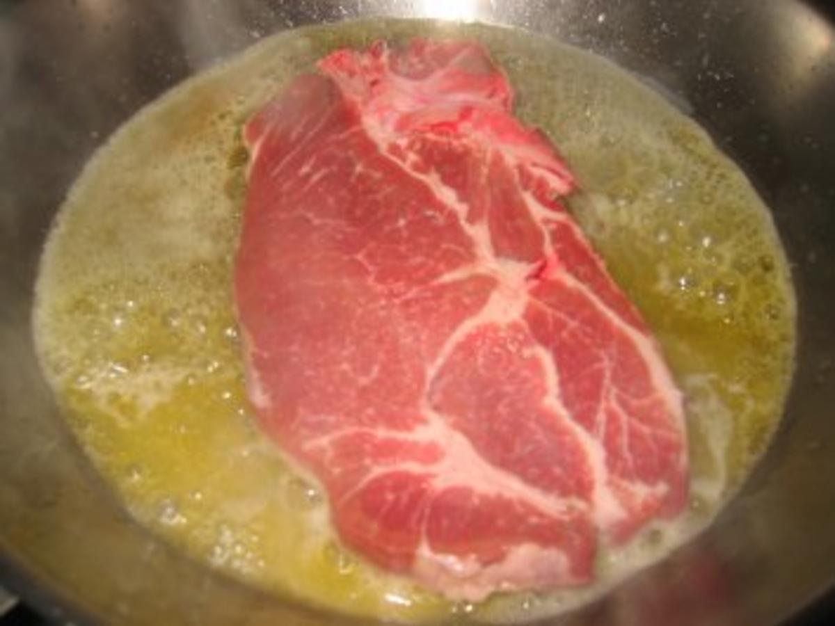 Fleisch Nackenkotelett In Zwiebel K Se So E Rezept Kochbar De