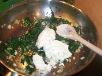 Rezept: Hähnchenschenkel mit Spinat gefüllt Bild Nr. 5 Hähnchenschenkel mit Spinat gefüllt - Rezept - Bild Nr. 5