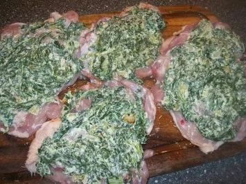 Rezept: Hähnchenschenkel mit Spinat gefüllt Bild Nr. 7 Hähnchenschenkel mit Spinat gefüllt - Rezept - Bild Nr. 7