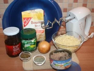 Rezept: Thunfisch-Tomaten-Zwiebel-Käse-Brot Bild Nr. 2 Thunfisch-Tomaten-Zwiebel-Käse-Brot - Rezept - Bild Nr. 2