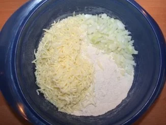 Rezept: Thunfisch-Tomaten-Zwiebel-Käse-Brot Bild Nr. 4 Thunfisch-Tomaten-Zwiebel-Käse-Brot - Rezept - Bild Nr. 4