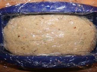 Rezept: Thunfisch-Tomaten-Zwiebel-Käse-Brot Bild Nr. 9 Thunfisch-Tomaten-Zwiebel-Käse-Brot - Rezept - Bild Nr. 9