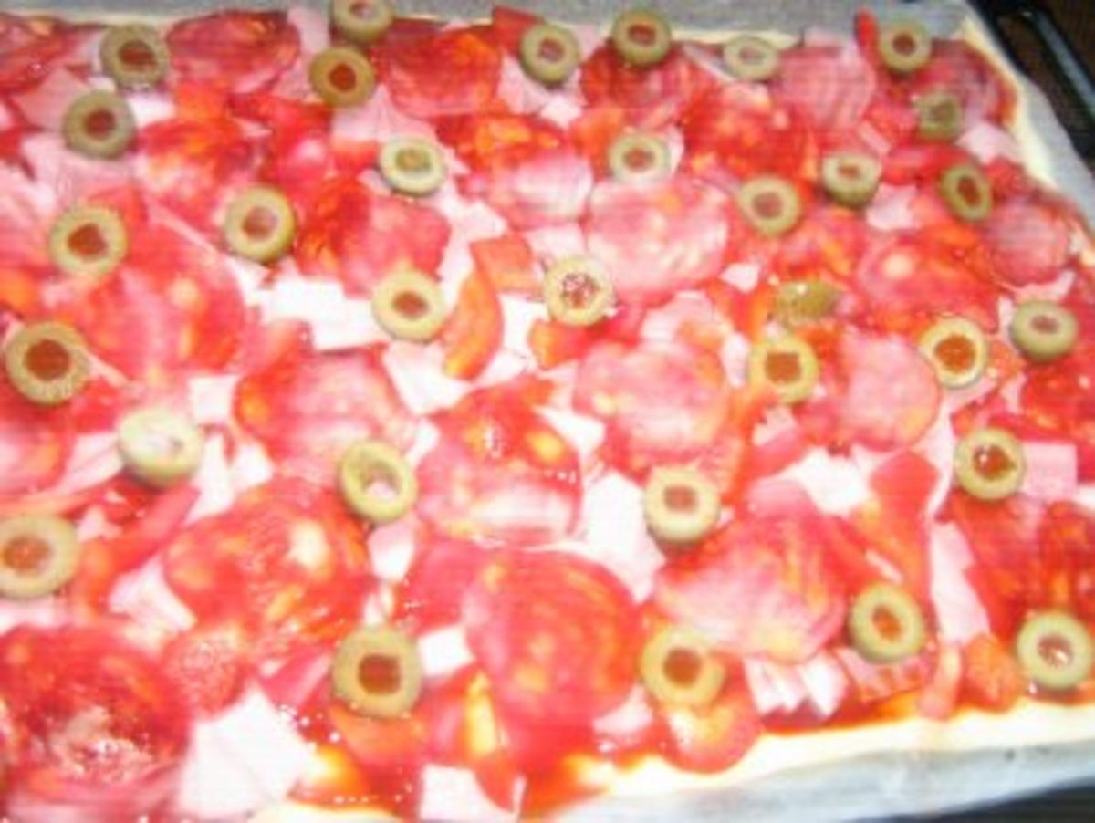 Pizza - Schinken mit Chorizo, Paprika und Minimozzarella - Rezept - Bild Nr. 5