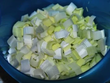 Rezept: Filetsteaks auf Safransahne-Lauch an Kartoffel-Birnengratin... Bild Nr. 6 Filetsteaks auf Safransahne-Lauch an Kartoffel-Birnengratin... - Rezept - Bild Nr. 6