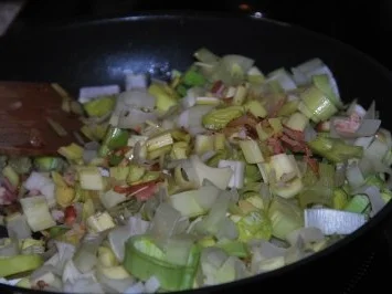 Rezept: Filetsteaks auf Safransahne-Lauch an Kartoffel-Birnengratin... Bild Nr. 8 Filetsteaks auf Safransahne-Lauch an Kartoffel-Birnengratin... - Rezept - Bild Nr. 8