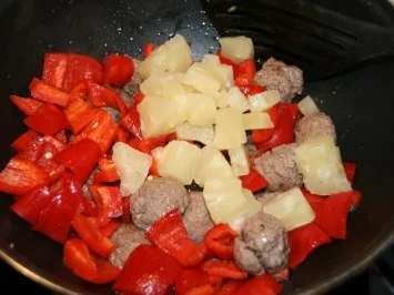 Rezept: Thailändische Fleischbällchen süß-sauer Bild Nr. 5 Thailändische Fleischbällchen süß-sauer - Rezept - Bild Nr. 5