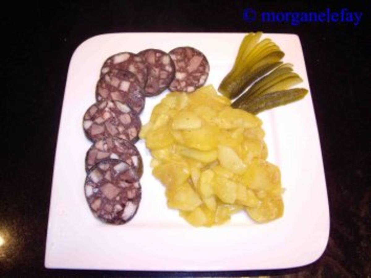 Kartoffelgemüse mit Hausmacher Roter und Essiggurken - Rezept - kochbar.de
