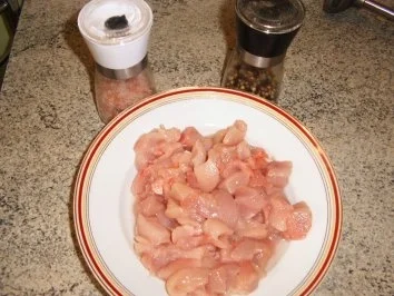 Rezept: Erbsen-Süppchen mit Hähnchenstreifen Bild Nr. 4 Erbsen-Süppchen mit Hähnchenstreifen - Rezept - Bild Nr. 4