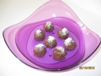 Rezept: Schoko - Kokos - Pralinen "Meuterei - auf - der - Bounty" Schoko - Kokos - Pralinen "Meuterei - auf - der - Bounty" - Rezept