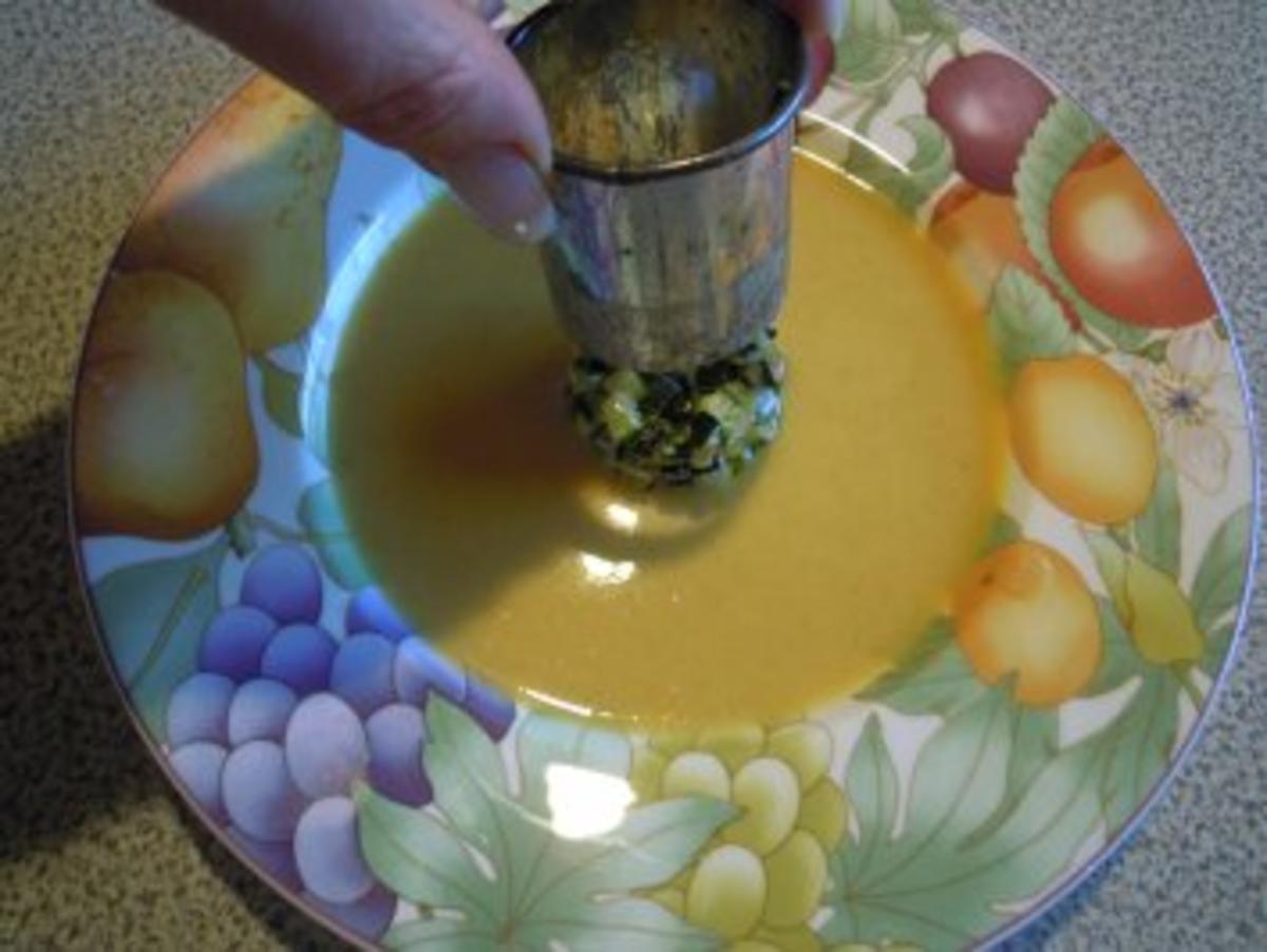 Suppen: Kürbis- Orangen Schaumsuppe mit Zucchini Tatare - Rezept - Bild Nr. 8