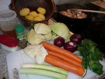 Rezept: Eintopf: Pichelsteiner aus dem Römertopf Bild Nr. 2 Eintopf: Pichelsteiner aus dem Römertopf - Rezept - Bild Nr. 2