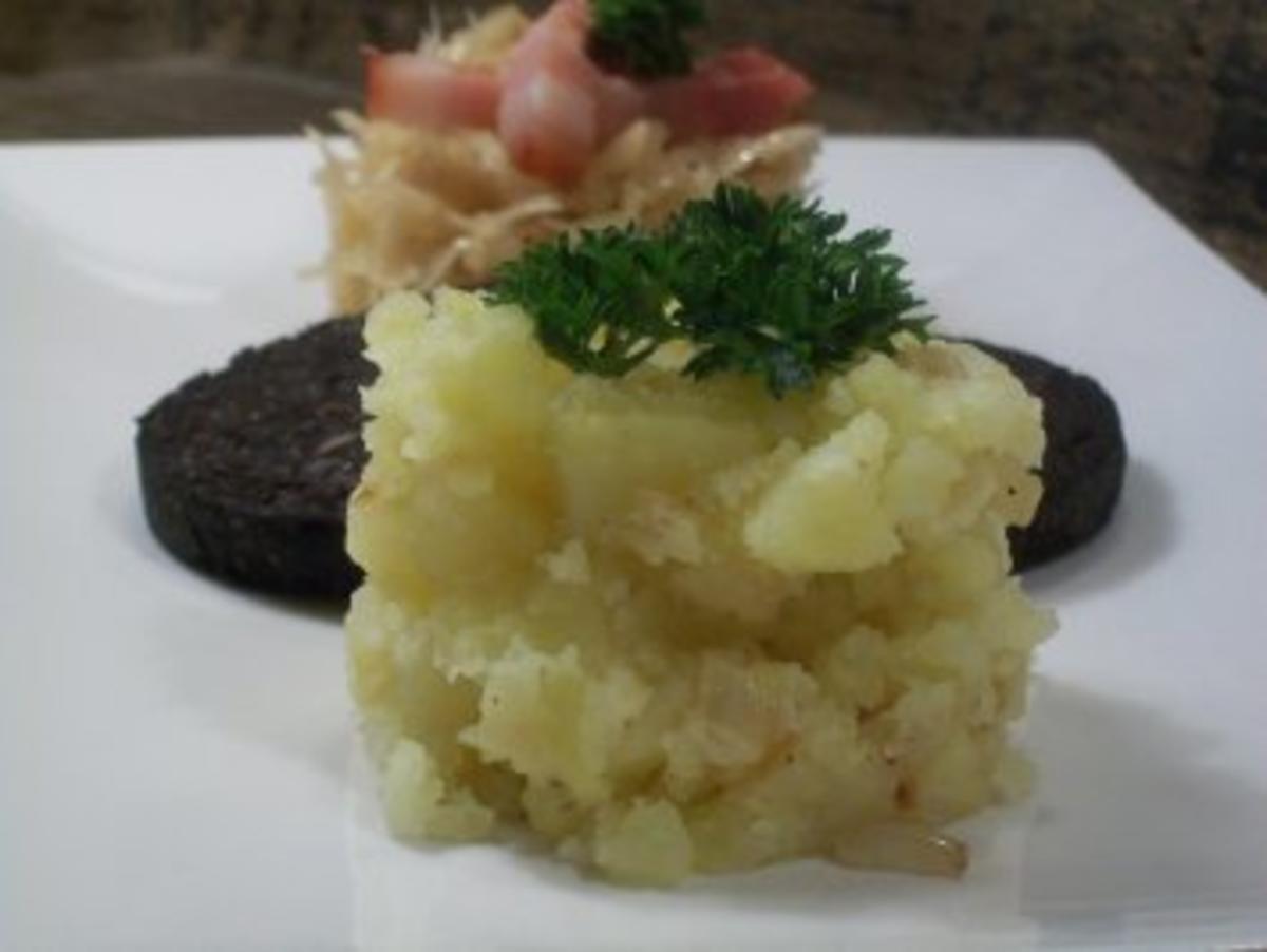 westfälischer Blutkuchen, gestovte Kartoffeln und geschmortes Fasskraut - Rezept - Bild Nr. 8