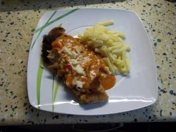 Rezept: Schweineschnitzel "Mailand" paniert, mit Käse garniert Schweineschnitzel "Mailand" paniert, mit Käse garniert - Rezept