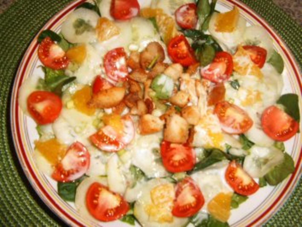 Salat mit Kokosmilch-Joghurt-Dressing - Rezept