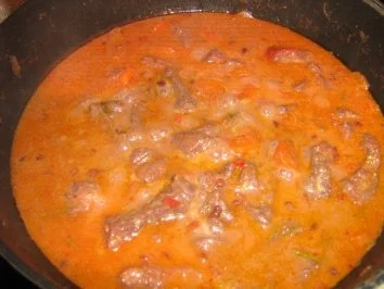 Rindergulasch mit Preiselbeeren und grünem Pfeffer - Rezept - Bild Nr. 5