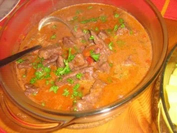 Rindergulasch mit Preiselbeeren und grünem Pfeffer - Rezept - Bild Nr. 6