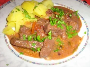 Rindergulasch mit Preiselbeeren und grünem Pfeffer - Rezept - Bild Nr. 8