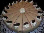 Preiselbeer-Marzipantorte mit Mohnbisquit - Rezept