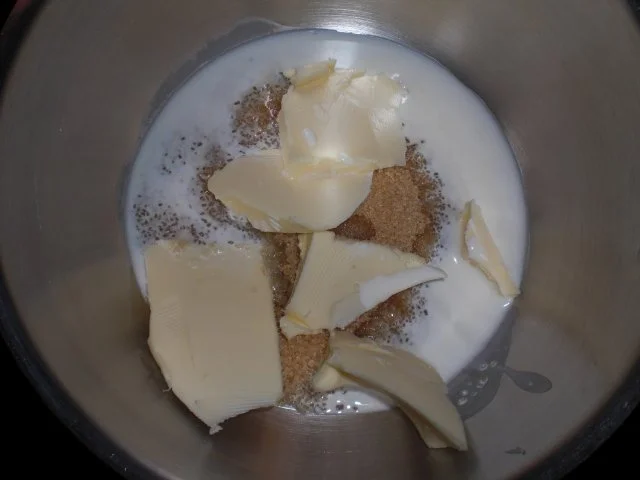 Rezept: Kleiner gestürzter Schoko-Nusskuchen Bild Nr. 4 Kleiner gestürzter Schoko-Nusskuchen - Rezept - Bild Nr. 4