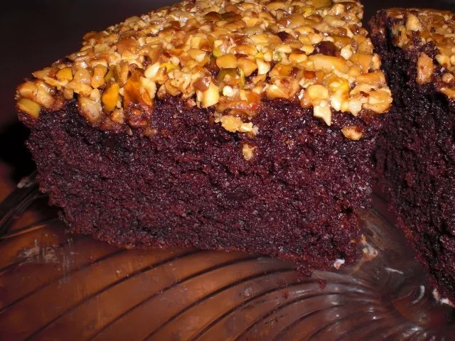 Rezept: Kleiner gestürzter Schoko-Nusskuchen Kleiner gestürzter Schoko-Nusskuchen - Rezept