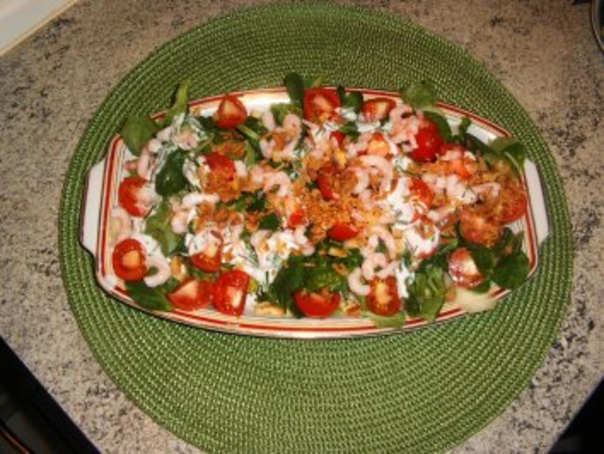 Salat mit Eismeergarnelen und Joghurtdressing - Rezept - Bild Nr. 6