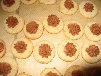 Rezept: Weihnachtsbäckerei-Schokobergchen Bild Nr. 6 Weihnachtsbäckerei-Schokobergchen - Rezept - Bild Nr. 6