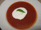 Tomatensuppe mit Parmesanherzen - Rezept