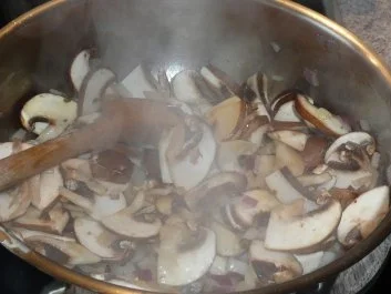 Rezept: Soßen/Dip: Jägersoße hausgemacht auf Penne Bild Nr. 5 Soßen/Dip: Jägersoße hausgemacht auf Penne - Rezept - Bild Nr. 5