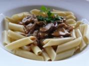 Soßen/Dip: Jägersoße hausgemacht auf Penne - Rezept
