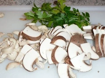 Süppchen: Gemüsesuppe mit gedünsteten Champignons - Rezept - Bild Nr. 3