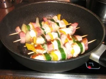 Hähnchenschaschlik mit einer scharfen Tomatensoße - Rezept - Bild Nr. 4