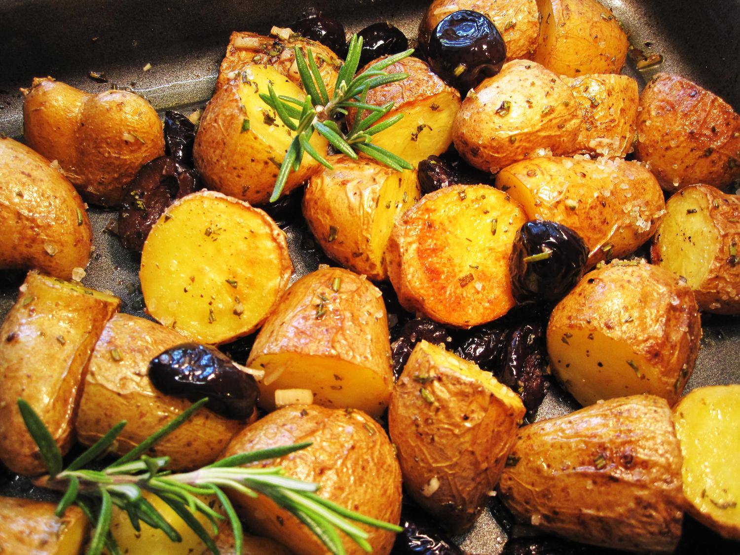 Mediterrane Ofenkartoffeln - Rezept mit Bild - kochbar.de