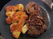 Rindersteak mit Röstzwiebeln und überbackenen Scamorza-Kartöffelchen - Rezept