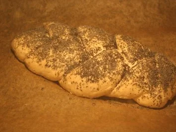 Rezept: Süßer Mohnzopf, Mohn-Zopf o.Mohn- Zöpfchen Bild Nr. 12 Süßer Mohnzopf, Mohn-Zopf o.Mohn- Zöpfchen - Rezept - Bild Nr. 12