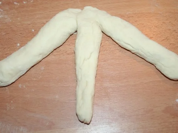 Rezept: Süßer Mohnzopf, Mohn-Zopf o.Mohn- Zöpfchen Bild Nr. 4 Süßer Mohnzopf, Mohn-Zopf o.Mohn- Zöpfchen - Rezept - Bild Nr. 4