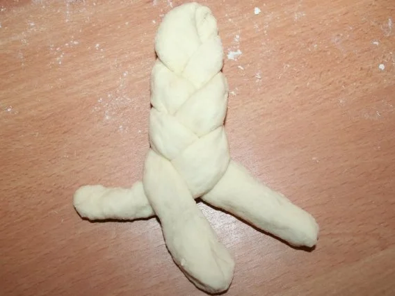 Rezept: Süßer Mohnzopf, Mohn-Zopf o.Mohn- Zöpfchen Bild Nr. 6 Süßer Mohnzopf, Mohn-Zopf o.Mohn- Zöpfchen - Rezept - Bild Nr. 6