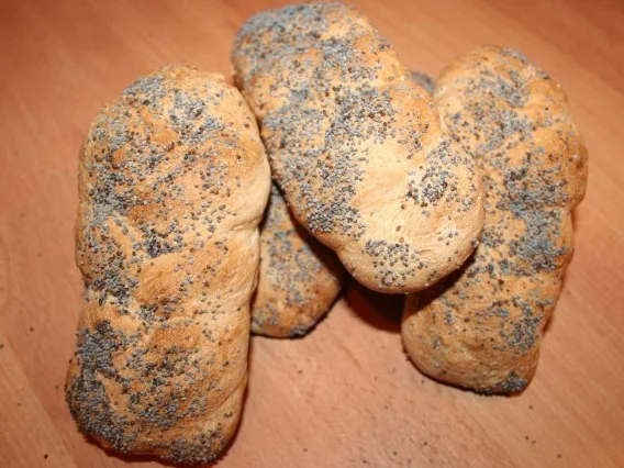 Rezept: Süßer Mohnzopf, Mohn-Zopf o.Mohn- Zöpfchen Bild Nr. 13 Süßer Mohnzopf, Mohn-Zopf o.Mohn- Zöpfchen - Rezept - Bild Nr. 13