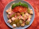 Fetasalat mit Weintrauben und roten Zwiebeln - Rezept
