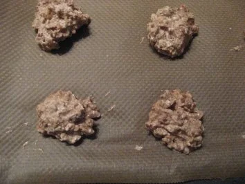 Weihnachtsbäckerei - Macadamia-Schoko-Häufchen - Rezept - Bild Nr. 6