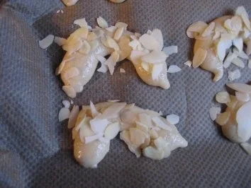 Weihnachtsbäckerei - Marzipanhörnchen - Rezept - Bild Nr. 3