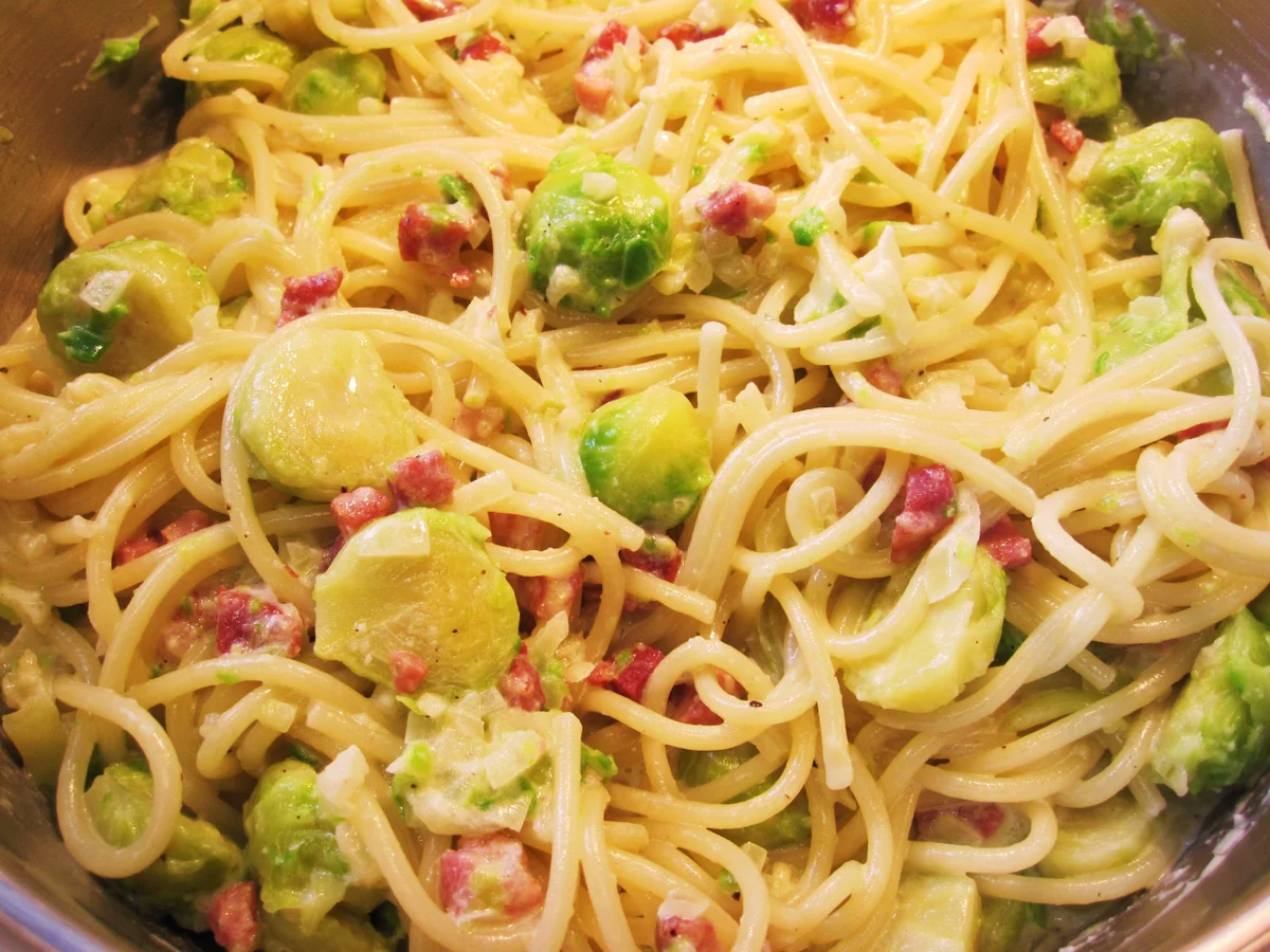 Spaghetti mit Rosenkohl-Carbonara ... - Rezept - Bild Nr. 5260