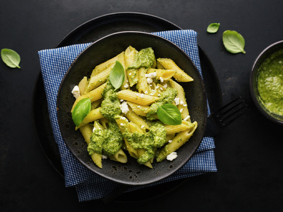 Pasta mit Spinat-Feta-Soße - Rezept mit Bild - kochbar.de