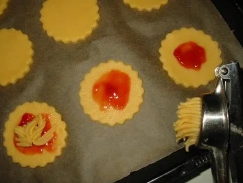 Rezept: Kekse "Spagethi Art" Bild Nr. 2 Kekse "Spagethi Art" - Rezept - Bild Nr. 2