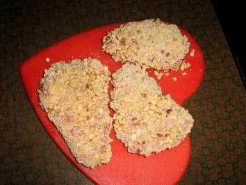 Rezept: Schweinemedaillons im Haselnussmantel an Sauerkirsch-Schokosoße Bild Nr. 4 Schweinemedaillons im Haselnussmantel an Sauerkirsch-Schokosoße - Rezept - Bild Nr. 4